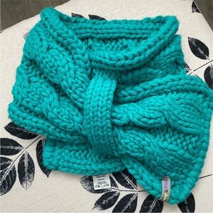 Ivivva Scarf
New w/o tags